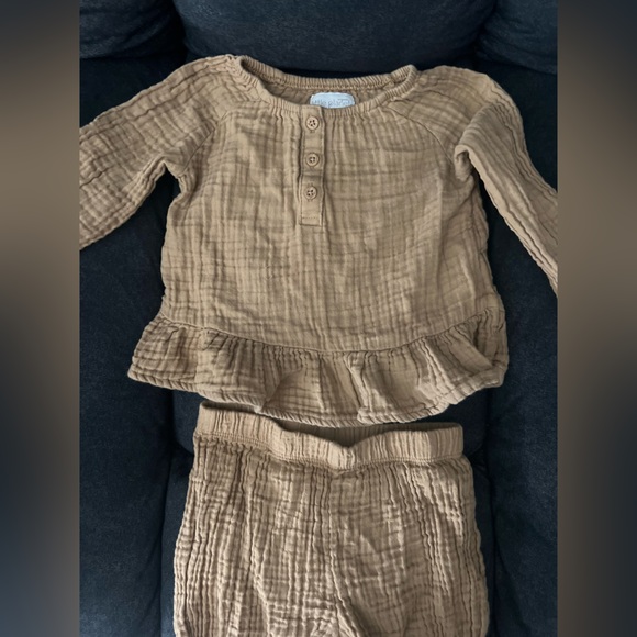 Carters Set - Picture 1 of 2